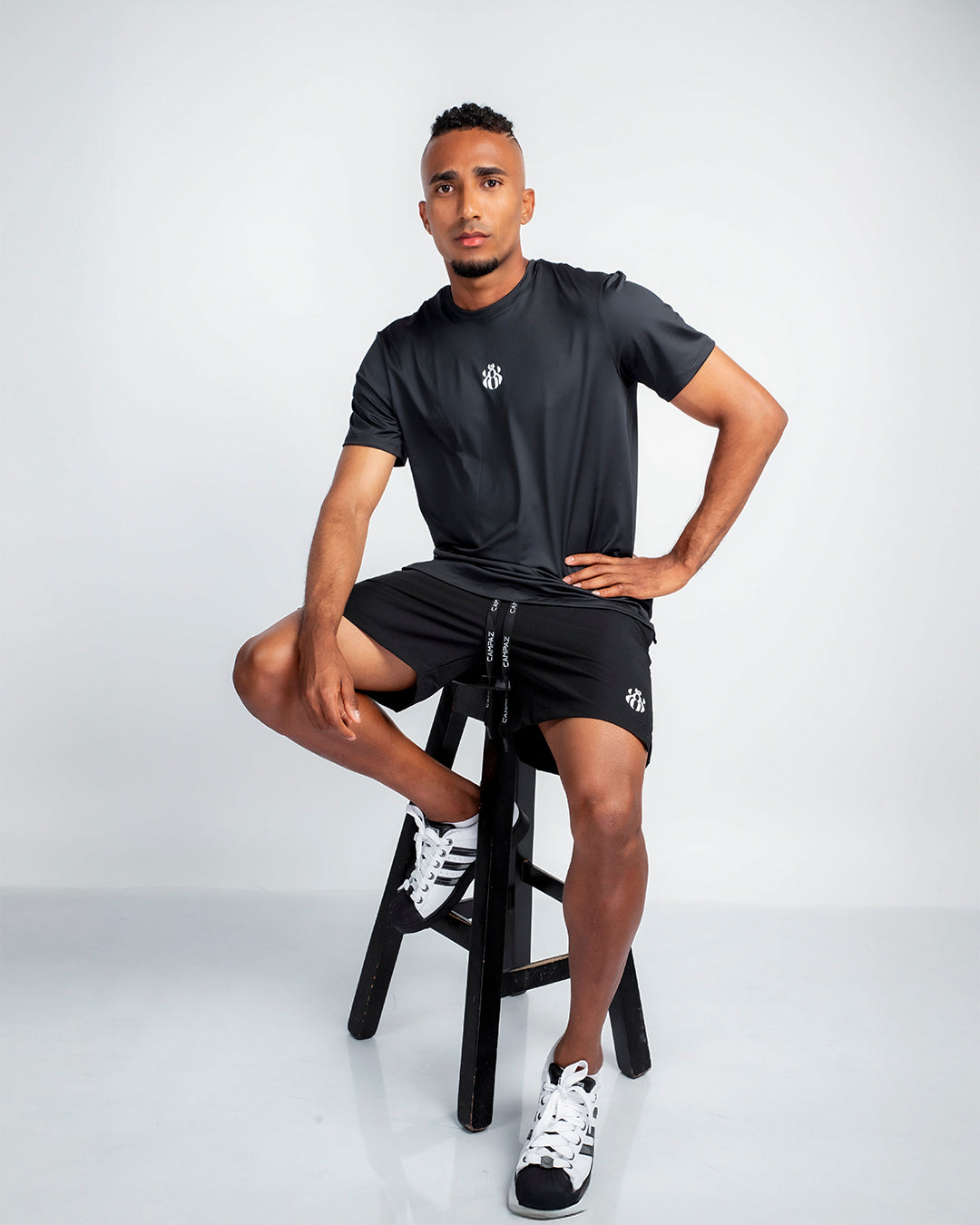 FASE UNO | CAMISETA NEGRA